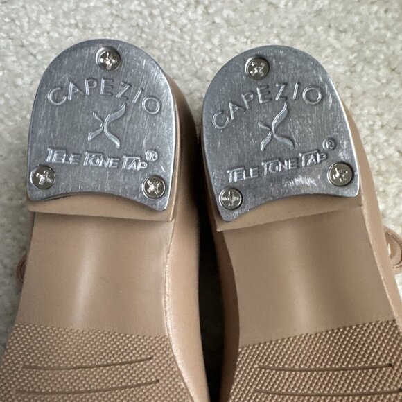Capezio Tele-Tone Youth Girl Size 10.5 W Tap Shoes Beige Man Made Materials - Picture 7 of 9